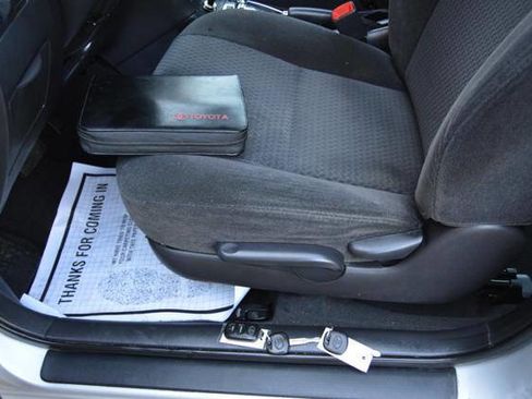 Used 2005 Toyota Corolla S image 27