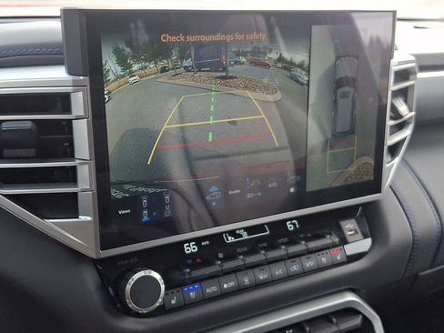 Used 2025 Toyota Sequoia Platinum AWD/4WD image 4