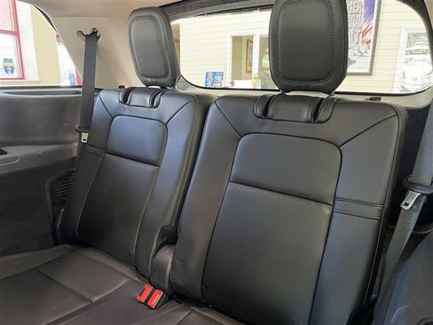 Used 2023 Lincoln Aviator AWD image 30