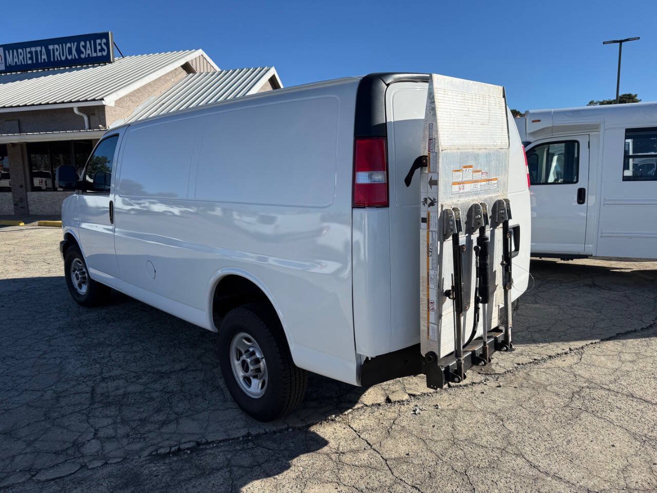 Used 2020 GMC Savana 3500 w/ Driver Convenience Package RWD image 5