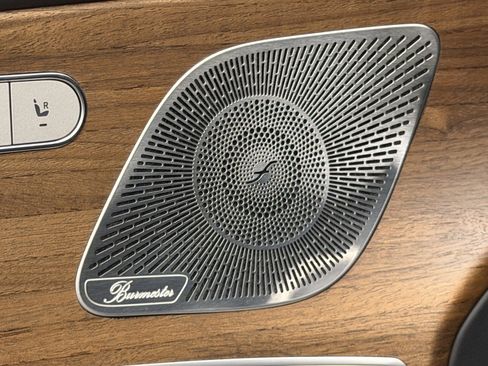 Used 2024 Mercedes-Benz Maybach GLS 600 4MATIC image 23