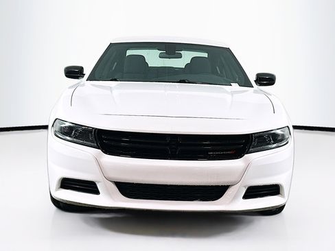 Used 2023 Dodge Charger SXT image 2