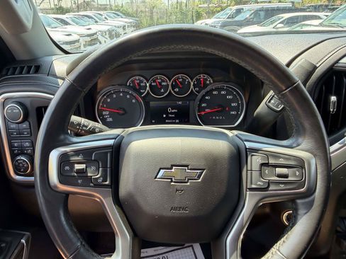 Used 2021 Chevrolet Silverado 1500 LT Trail Boss w/ Convenience Package II AWD/4WD image 28