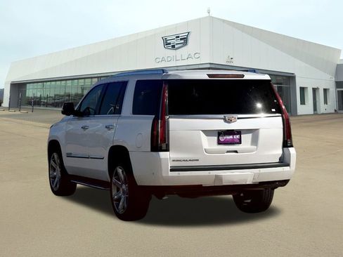 Used 2020 Cadillac Escalade Luxury image 4
