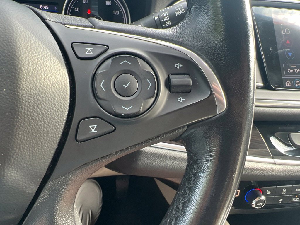 Used 2020 Buick Enclave Essence FWD image 38