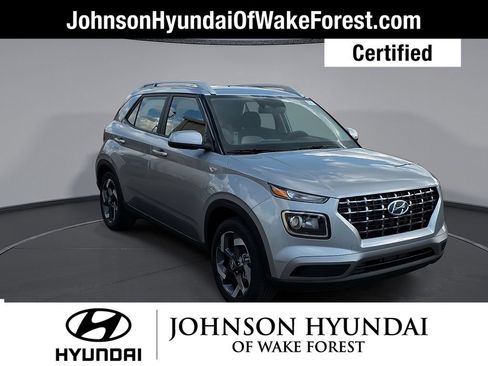 Certified 2026 Hyundai Venue SEL FWD image 11