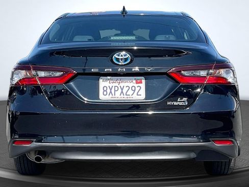 Used 2021 Toyota Camry LE FWD image 4