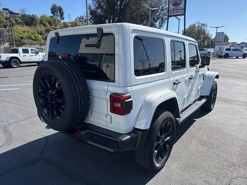 Used 2023 Jeep Wrangler Unlimited Sahara image 9