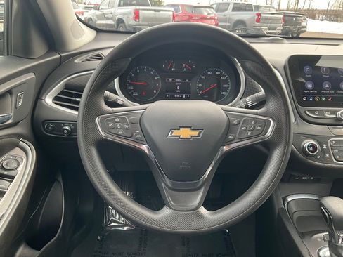 Used 2023 Chevrolet Malibu LT image 4