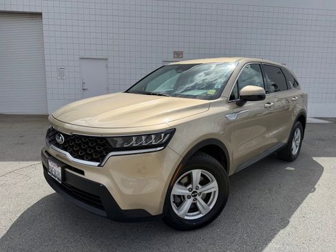 Used 2021 Kia Sorento LX AWD/4WD image 1