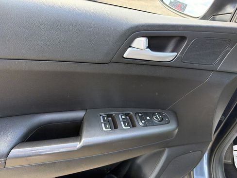 Used 2021 Kia Sportage LX FWD image 15