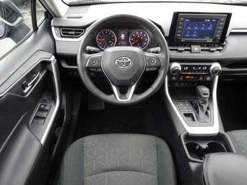 Used 2021 Toyota RAV4 XLE w/ Convenience Package AWD/4WD image 10