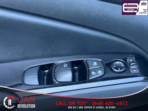 Used 2024 Nissan Altima 2.5 SR FWD image 25