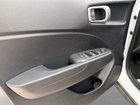 New 2026 Hyundai Venue SEL FWD image 11