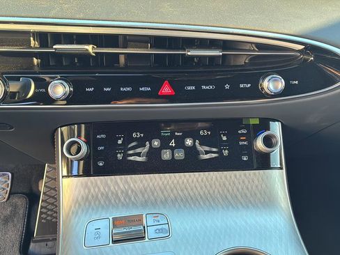 New 2026 Genesis GV70 2.5T Sport Prestige AWD/4WD image 16