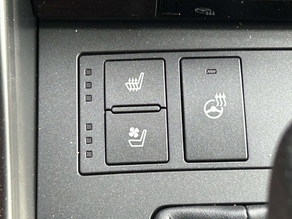 Used 2023 Lexus IS 350 F Sport RWD image 16
