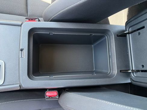 Used 2025 Nissan Altima 2.5 SV FWD image 25