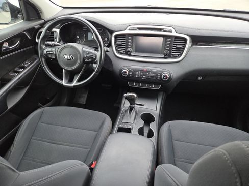 Used 2018 Kia Sorento AWD image 21