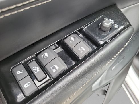 Used 2022 Jeep Wagoneer Series II AWD/4WD image 13