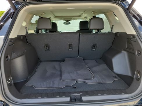 Used 2024 GMC Terrain Denali w/ Denali Premium Package AWD/4WD image 15