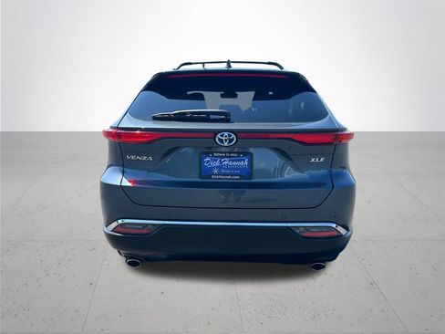 Certified 2023 Toyota Venza XLE AWD/4WD image 9