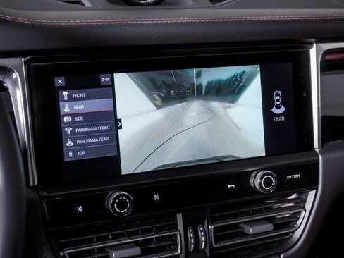 Certified 2025 Porsche Macan image 23