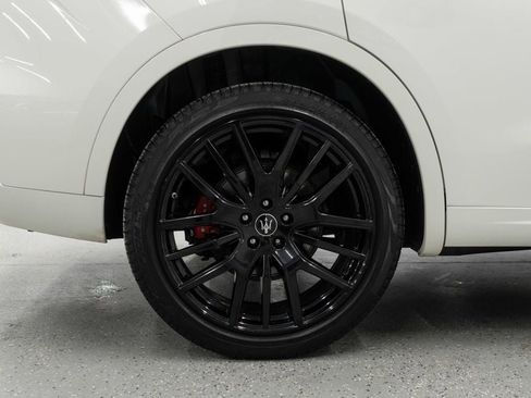 Used 2022 Maserati Levante GT image 33