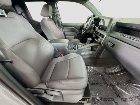 Certified 2025 Toyota Tacoma SR AWD/4WD image 25