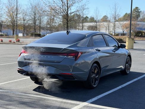 Used 2023 Hyundai Elantra SEL w/ Preferred Accessory Package image 7