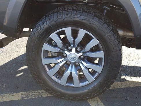 Used 2020 Toyota Tacoma Limited image 8