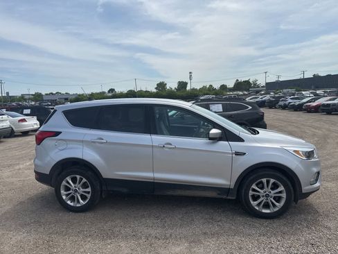 Used 2019 Ford Escape SE FWD image 9