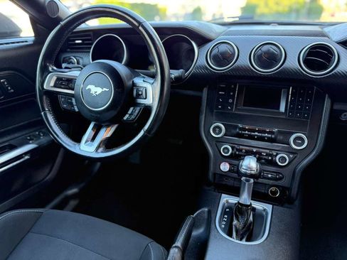 Used 2019 Ford Mustang Convertible RWD image 19