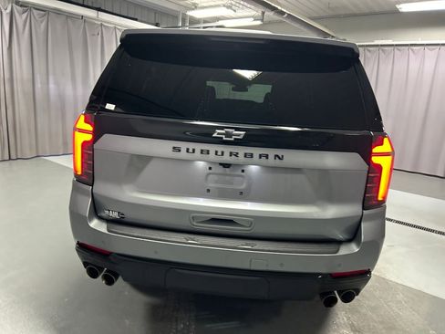 Used 2025 Chevrolet Suburban Z71 image 6