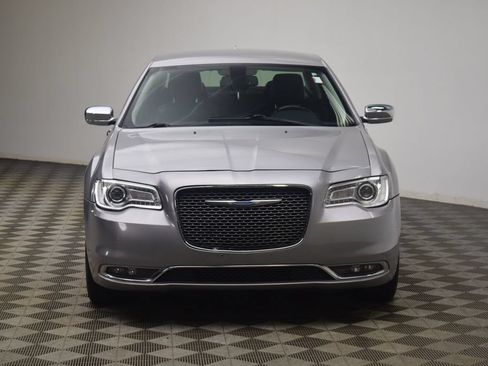 Used 2018 Chrysler 300 Limited AWD/4WD image 14