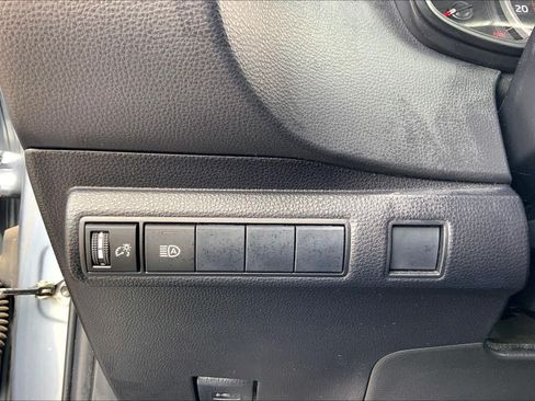 Used 2020 Toyota Corolla SE FWD image 33