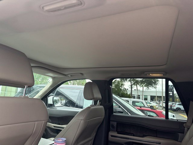 Used 2021 Ford Expedition Limited RWD image 6