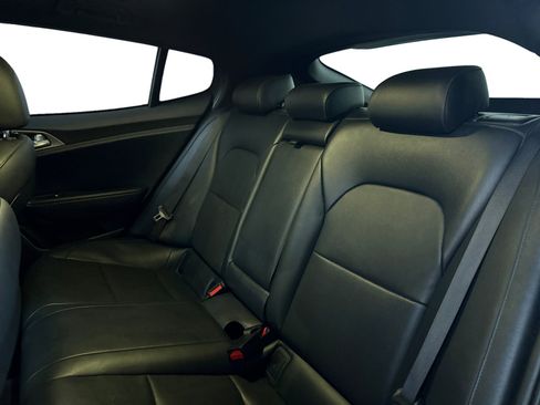 Used 2019 Kia Stinger GT1 image 11