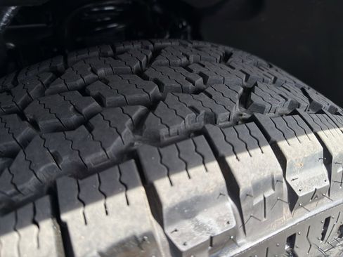 Used 2023 Chevrolet Colorado Z71 w/ Z71 Convenience Package 2 image 10