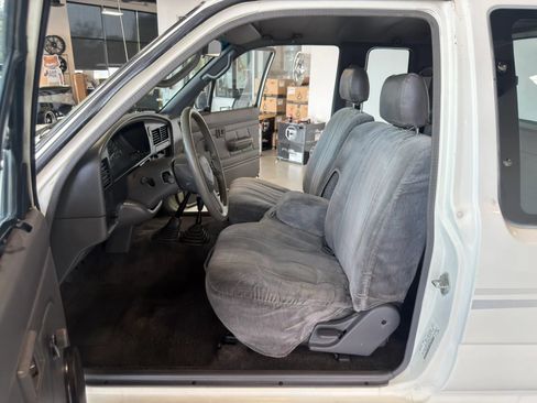 Used 1992 Toyota Pickup Deluxe AWD/4WD image 15