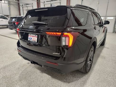 New 2026 Ford Explorer ST-Line w/ ST-Line Street Pack AWD/4WD image 6