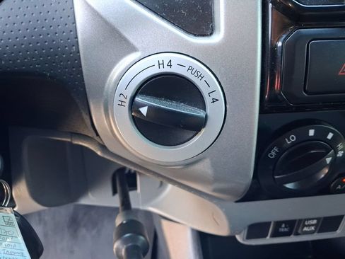 Used 2014 Toyota Tacoma 4x4 Double Cab w/ TRD Off-Road Package image 16