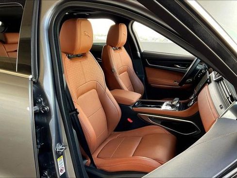 Used 2025 Jaguar F-PACE R-Dynamic S image 7