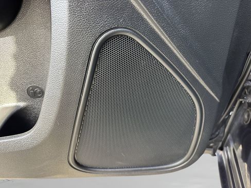 Used 2019 Dodge Charger SXT image 18