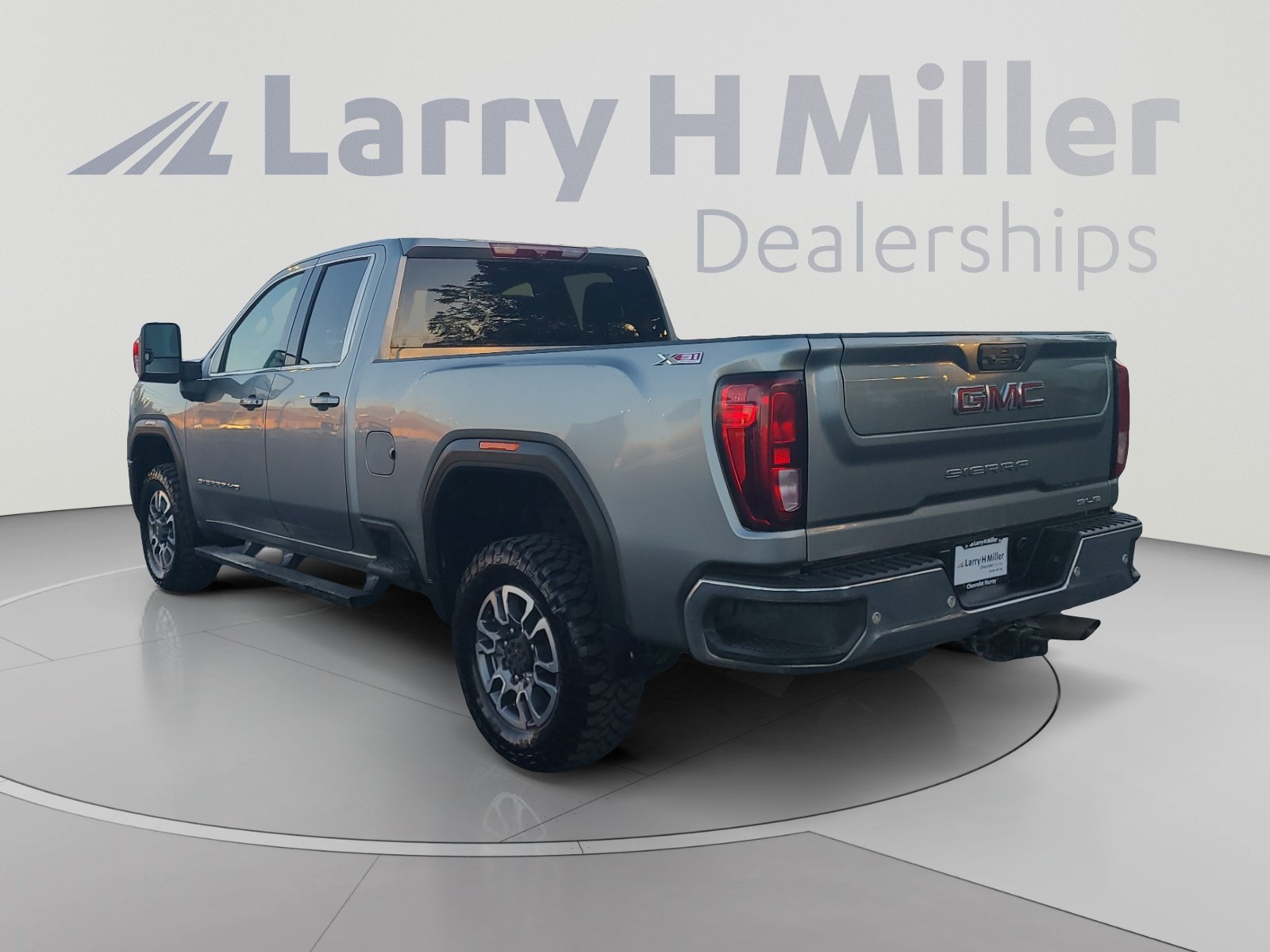 Used 2024 GMC Sierra 2500 SLE AWD/4WD image 3