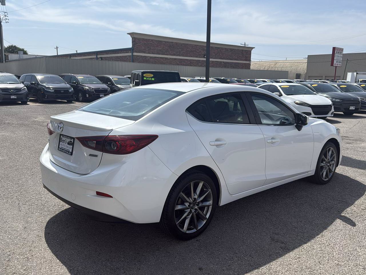 Used 2018 MAZDA MAZDA3 Touring FWD image 6