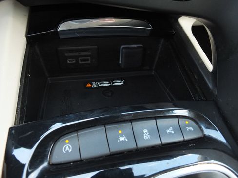 Used 2023 Buick Envision Avenir image 27
