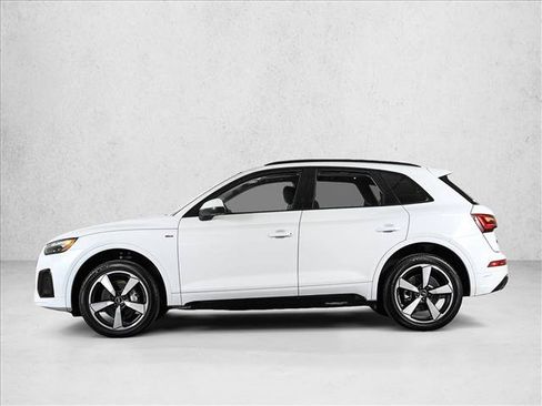 Used 2023 Audi Q5 2.0T Premium Plus w/ Premium Plus Package AWD/4WD image 9