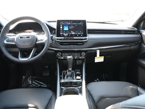 New 2026 Jeep Compass Latitude AWD/4WD image 17