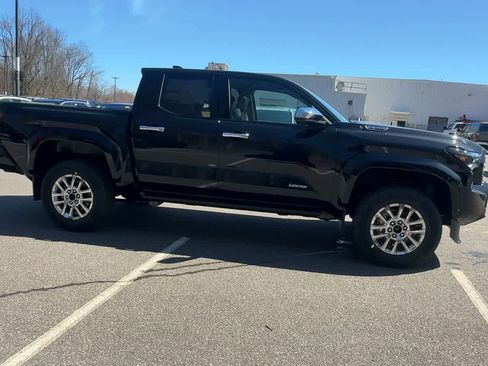 New 2026 Toyota Tacoma Limited AWD/4WD image 9