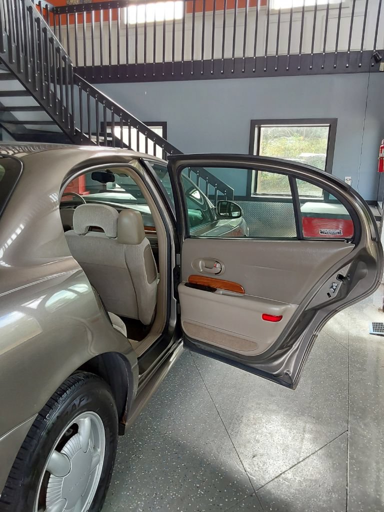 Used 2000 Buick Le Sabre Custom w/ Prestige Opt Pkg FWD image 13